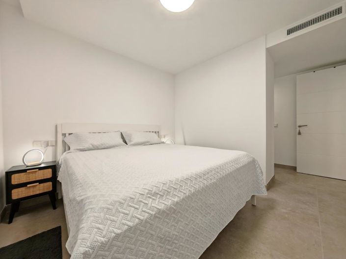 Image No.22-2 Bed Property for sale