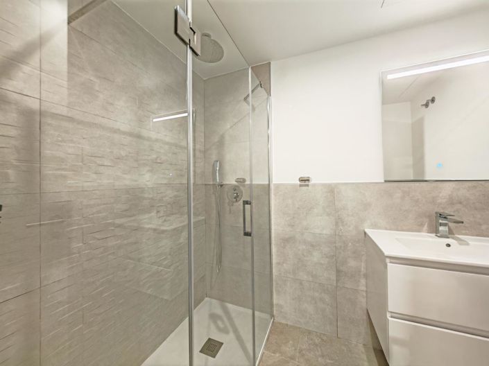 Image No.28-2 Bed Property for sale