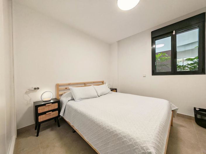 Image No.30-2 Bed Property for sale