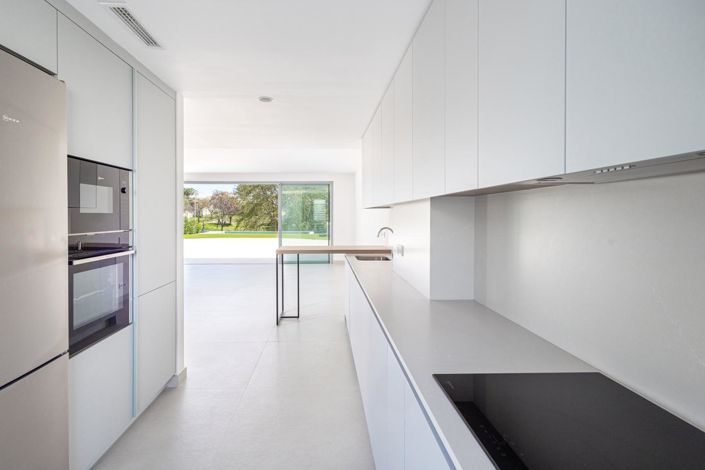 Image No.5-3 Bed Property for sale
