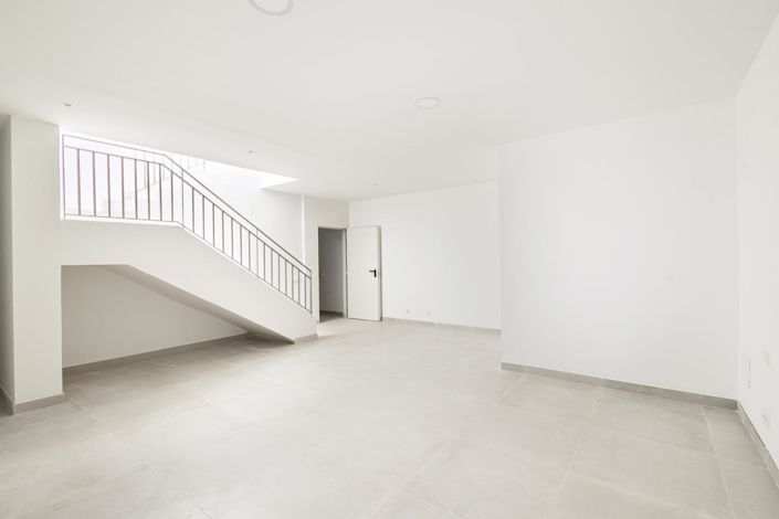 Image No.7-3 Bed Property for sale