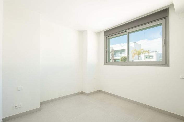 Image No.9-3 Bed Property for sale