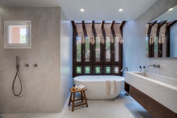 Image No.28-4 Bed Property for sale