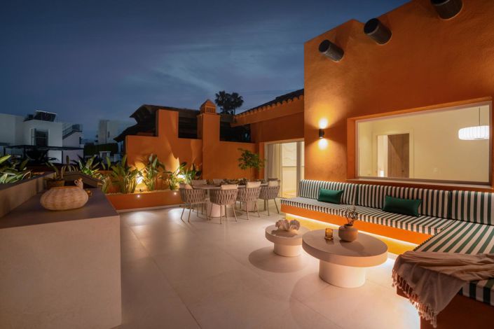 Image No.40-4 Bed Property for sale