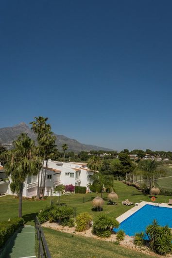 Image No.5-4 Bed Property for sale