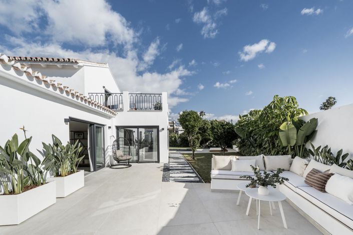 Image No.27-5 Bed Property for sale