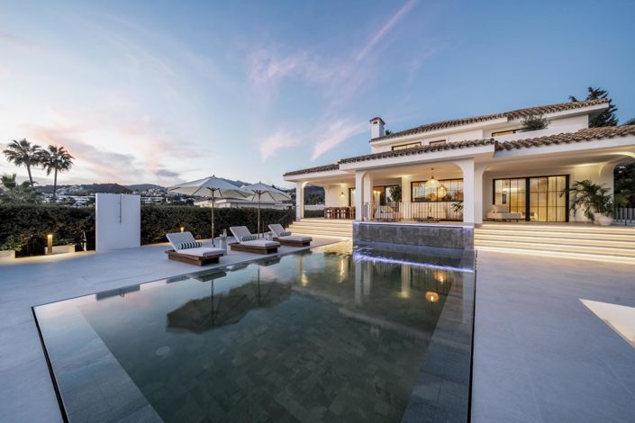 Image No.44-5 Bed Property for sale
