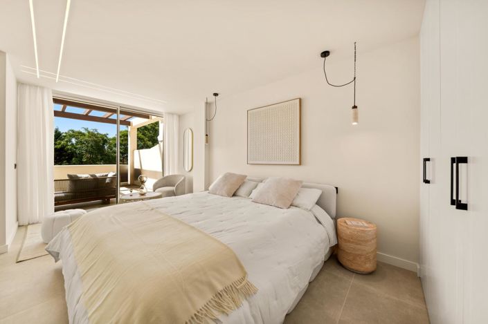 Image No.18-3 Bed Property for sale