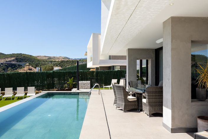 Image No.11-4 Bed Property for sale