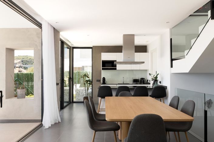 Image No.6-4 Bed Property for sale
