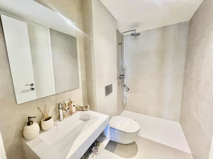 Image No.3-4 Bed Property for sale
