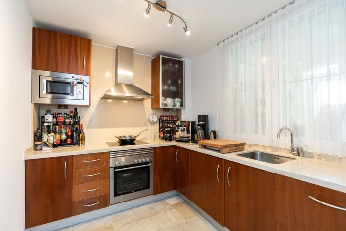 Image No.11-3 Bed Property for sale