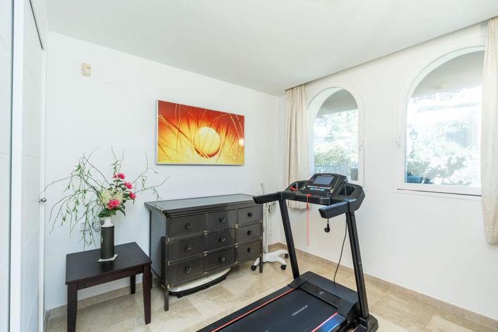 Image No.14-3 Bed Property for sale