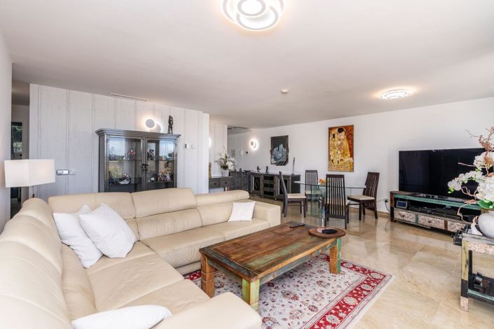 Image No.8-3 Bed Property for sale
