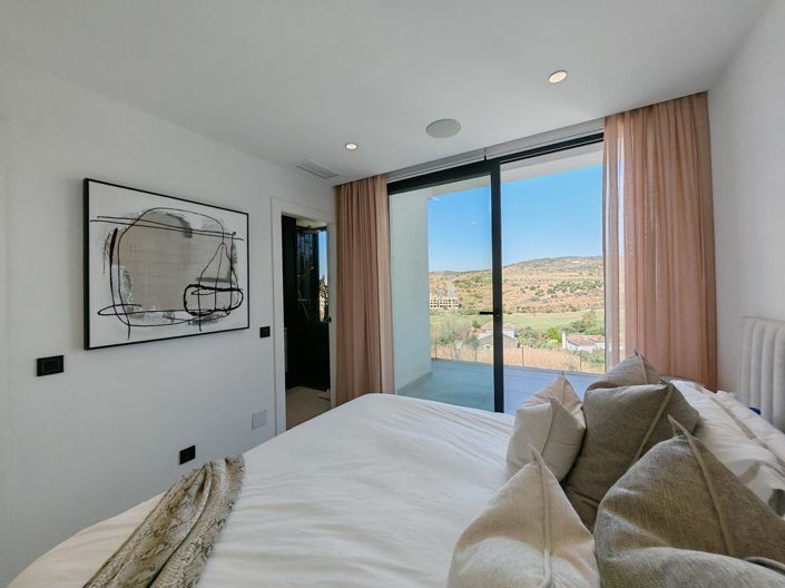 Image No.3-Propriété de 5 chambres à vendre à Estepona