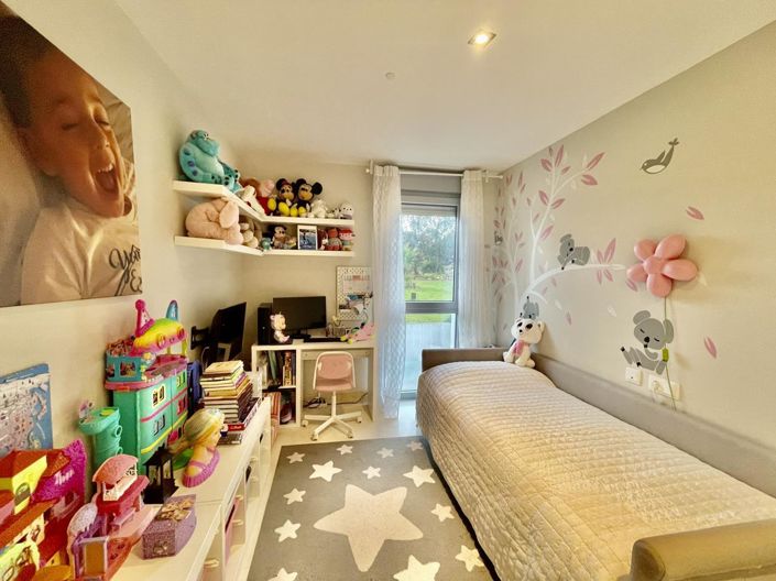Image No.16-3 Bed Property for sale