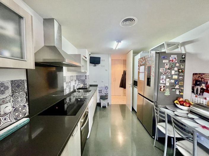 Image No.30-3 Bed Property for sale