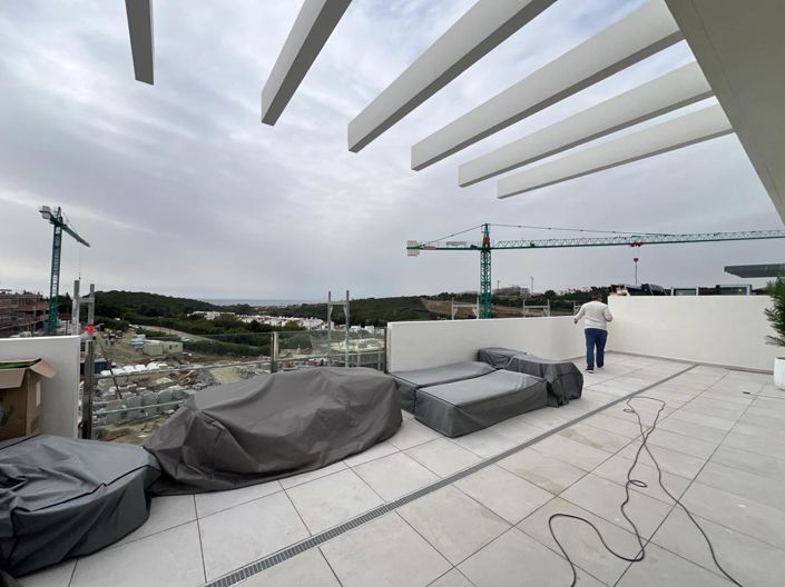 Image No.17-3 Bed Property for sale