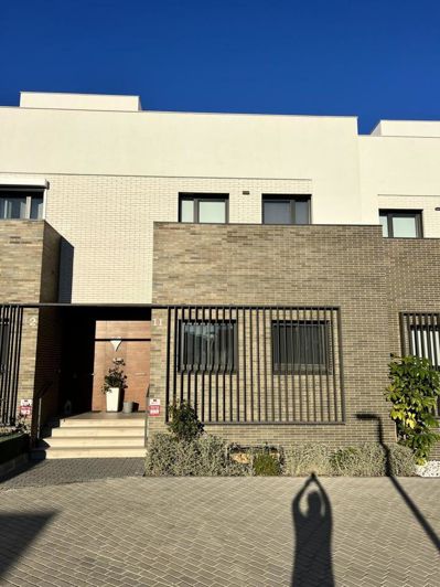 Image No.2-3 Bed Property for sale