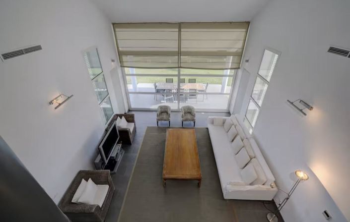 Image No.34-6 Bed Property for sale