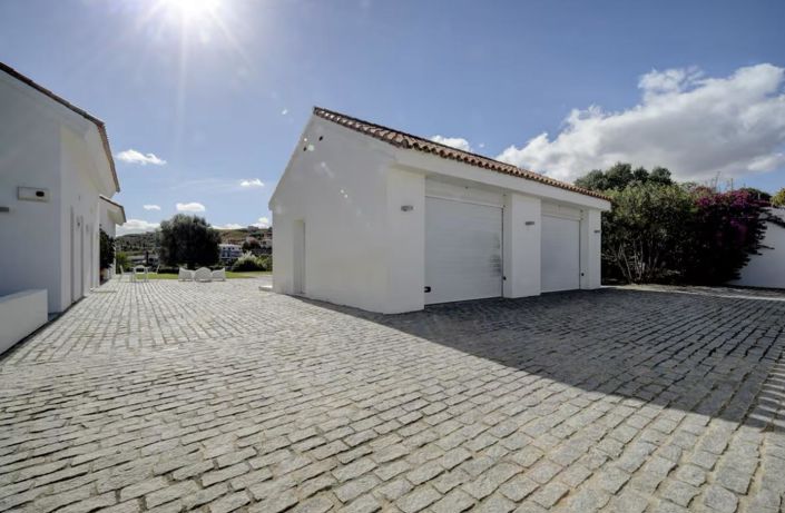 Image No.39-6 Bed Property for sale