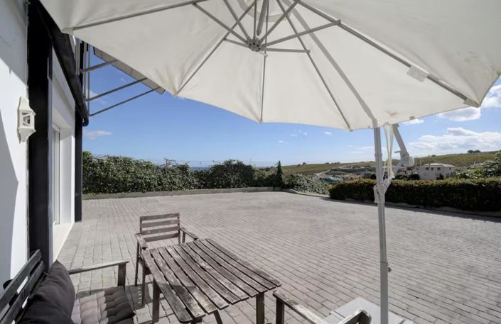 Image No.40-6 Bed Property for sale