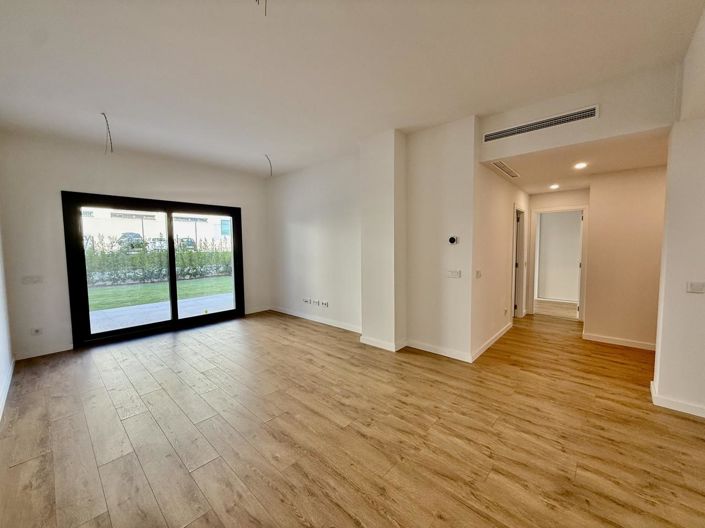 Image No.12-2 Bed Property for sale