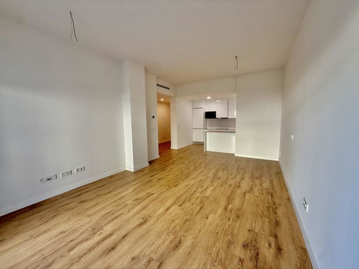 Image No.15-2 Bed Property for sale