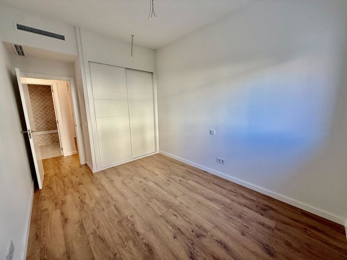 Image No.16-2 Bed Property for sale