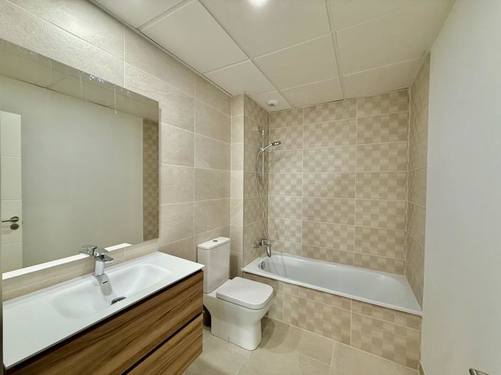 Image No.9-2 Bed Property for sale