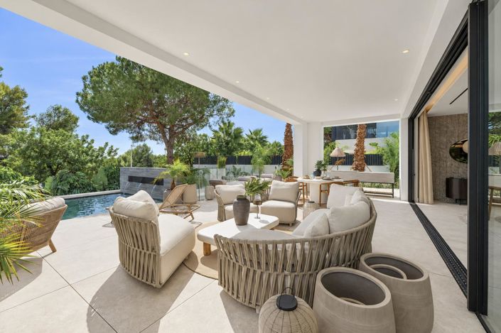 Image No.21-6 Bed Property for sale