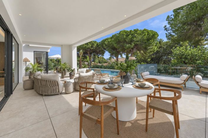 Image No.25-6 Bed Property for sale