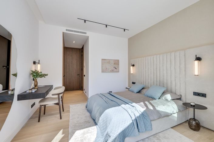 Image No.37-6 Bed Property for sale