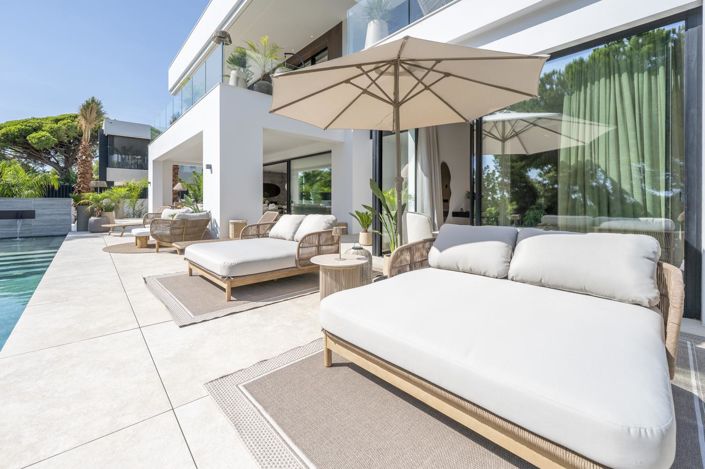 Image No.57-6 Bed Property for sale
