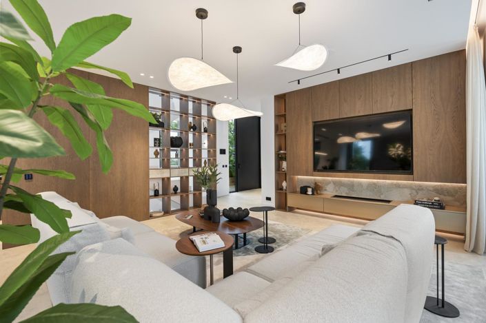 Image No.8-6 Bed Property for sale