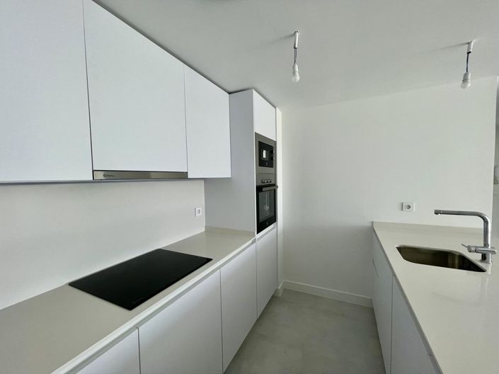 Image No.10-2 Bed Property for sale