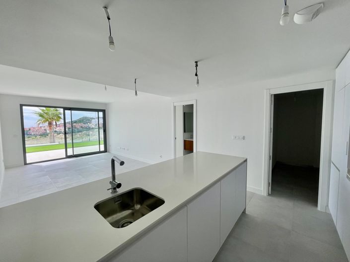Image No.11-2 Bed Property for sale
