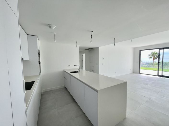 Image No.12-2 Bed Property for sale