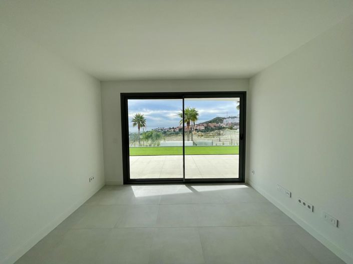Image No.16-2 Bed Property for sale