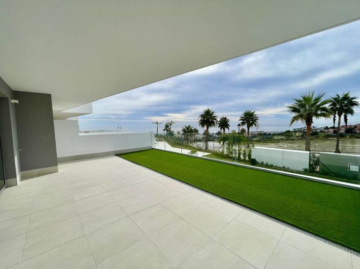 Image No.18-2 Bed Property for sale