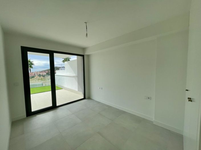 Image No.29-2 Bed Property for sale