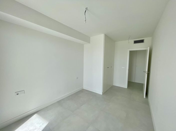 Image No.36-2 Bed Property for sale