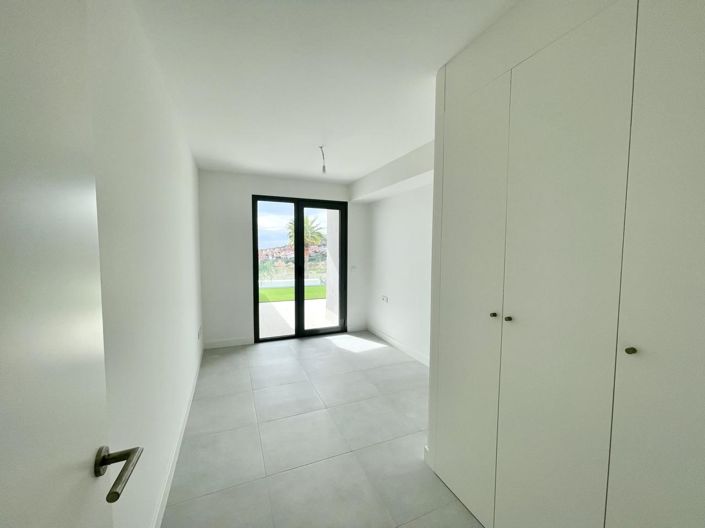 Image No.37-2 Bed Property for sale