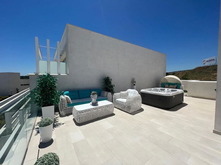 Image No.8-3 Bed Property for sale