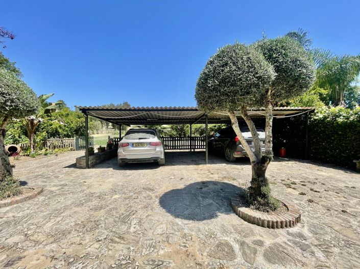 Image No.28-5 Bed Property for sale