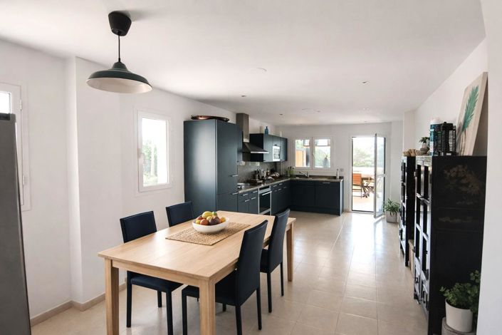 Image No.5-3 Bed Property for sale