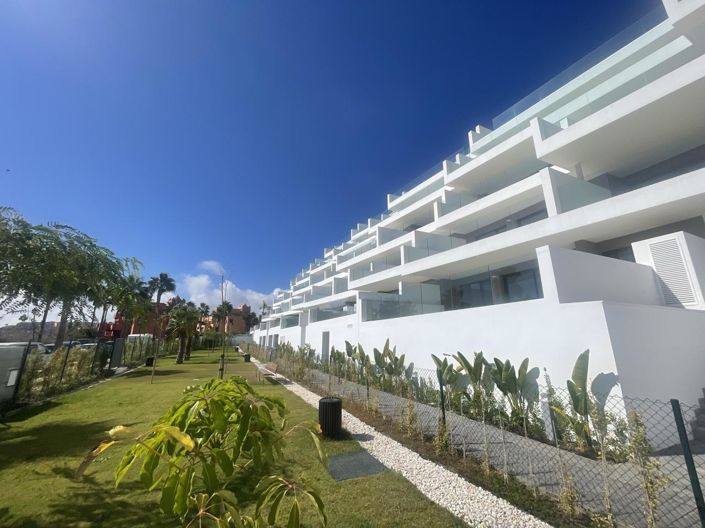 Image No.17-2 Bed Property for sale
