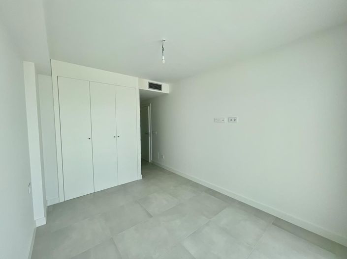 Image No.23-2 Bed Property for sale
