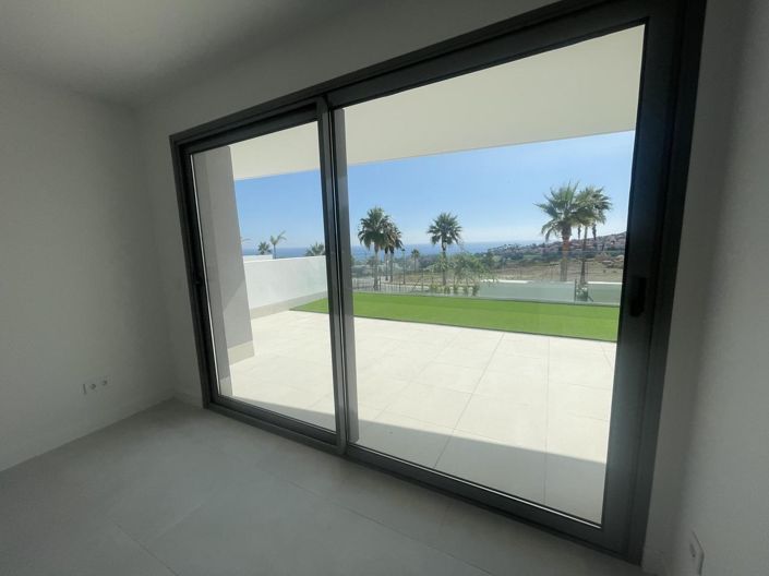 Image No.3-2 Bed Property for sale