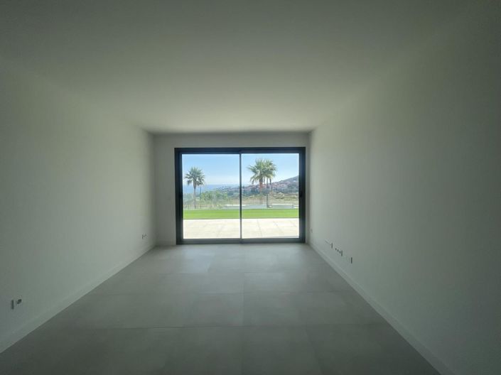 Image No.4-2 Bed Property for sale
